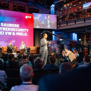 Dr. Daniel Brettschneider und Henning Harbs auf der Blue Stage beim Deutschen IT-Security Kongress 2023